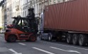 LKW gegen Bruecke wegen Rettungsgasse Koeln Muelheim P47